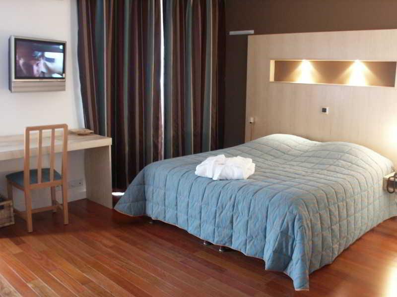 Hotel La Scala Pithiviers Eksteriør bilde