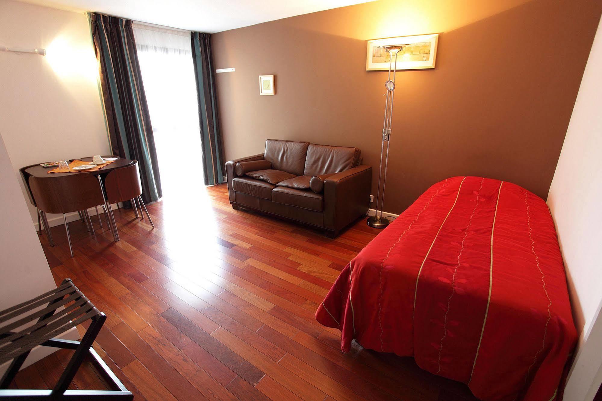 Hotel La Scala Pithiviers Eksteriør bilde